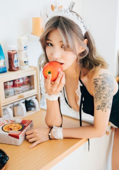 欧美丝袜自拍制服另类_720高清在线观看
