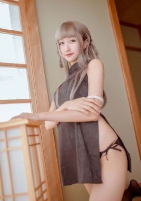 黑人巨鞭大战欧美肥妇_BD英语在线观看视频